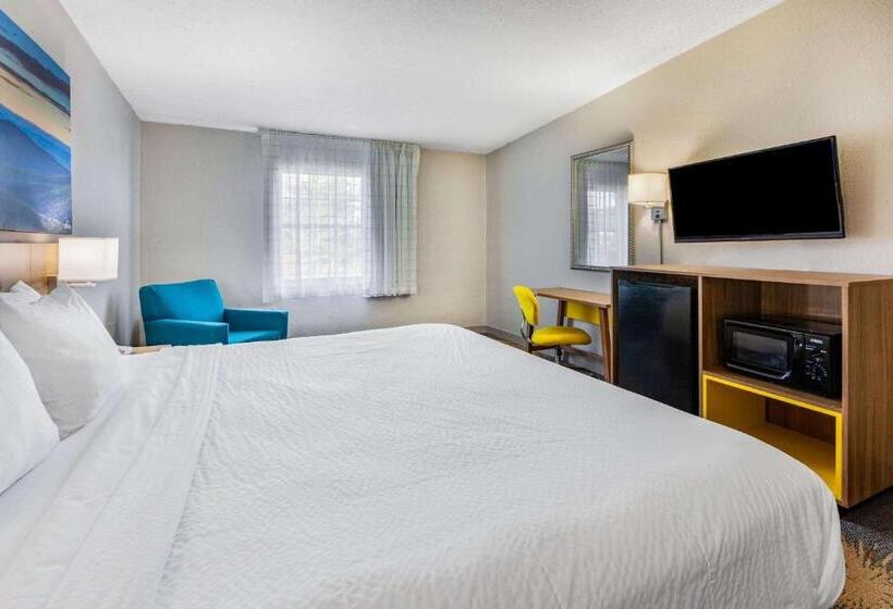 هتل Days Inn By Wyndham Roanoke Near I81