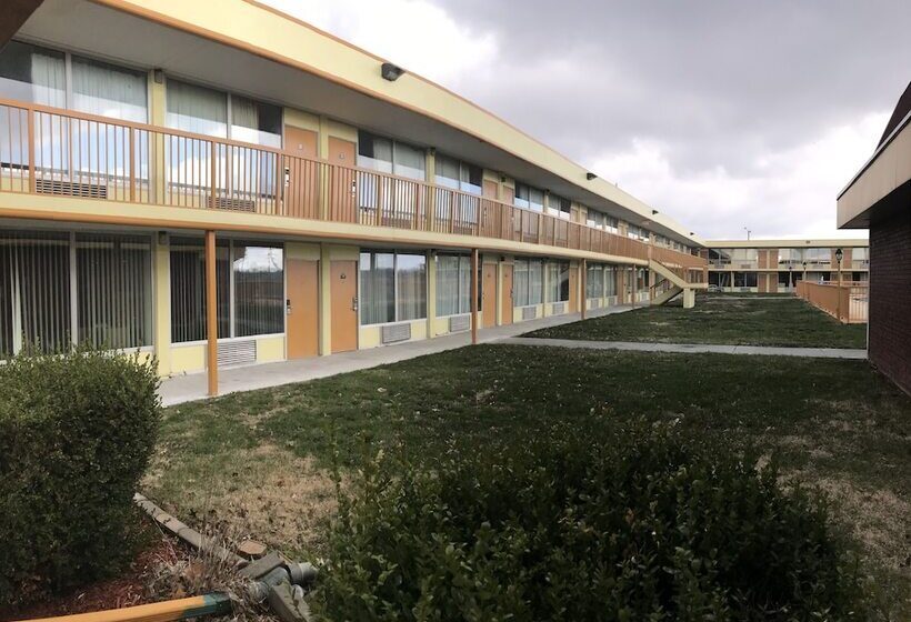 酒店 Days Inn By Wyndham Salem, Il