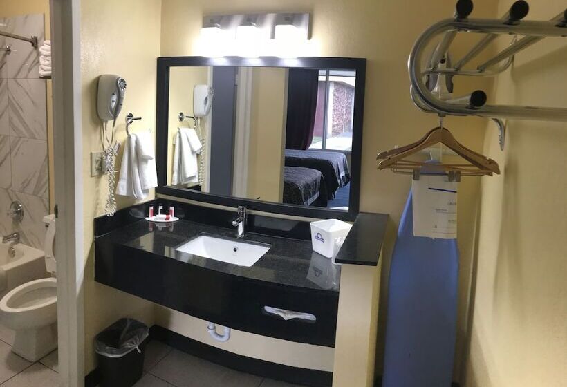 酒店 Days Inn By Wyndham Salem, Il