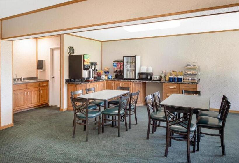 酒店 Days Inn By Wyndham Salem, Il