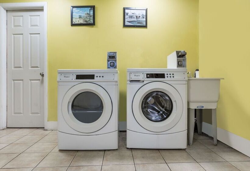 فندق Days Inn By Wyndham Salisbury