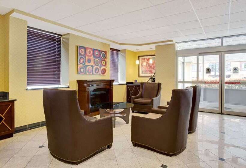 בית מלון כפרי Days Inn By Wyndham Silver Spring