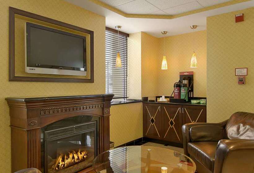 בית מלון כפרי Days Inn By Wyndham Silver Spring