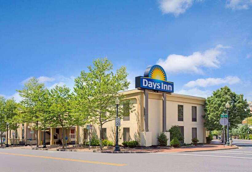בית מלון כפרי Days Inn By Wyndham Silver Spring