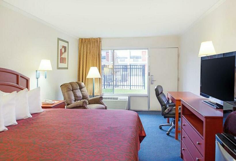 Hotel Days Inn By Wyndham Tallahasseegovernment Center