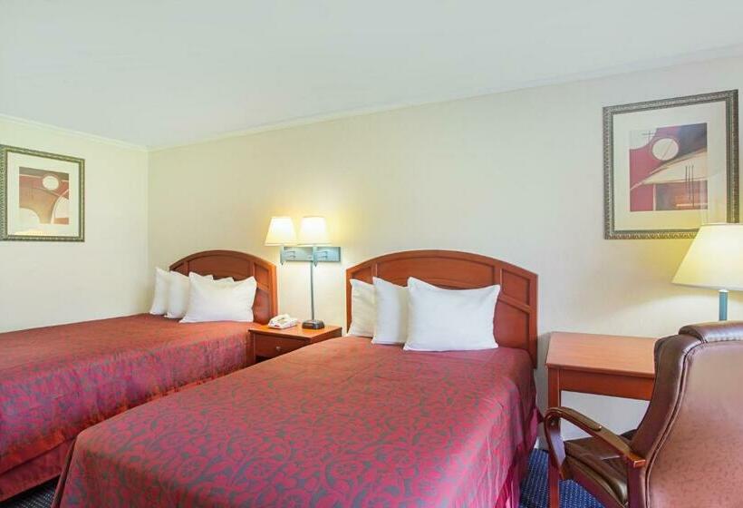 Отель Days Inn By Wyndham Tallahasseegovernment Center