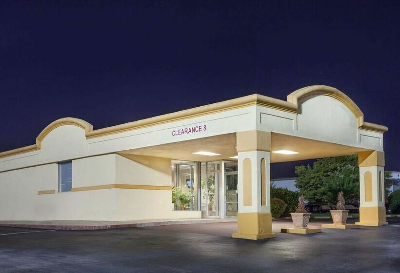 فندق Days Inn By Wyndham Mcdonough