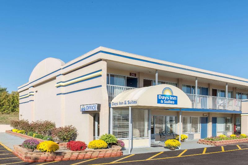 فندق Days Inn & Suites By Wyndham Dayton North