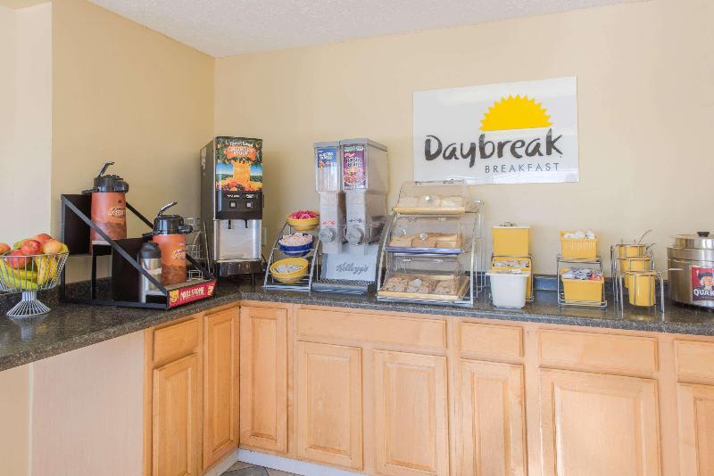 فندق Days Inn & Suites By Wyndham Dayton North