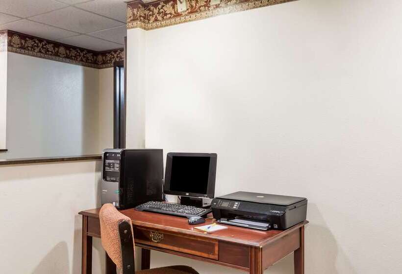 فندق Days Inn & Suites By Wyndham Youngstown / Girard Ohio