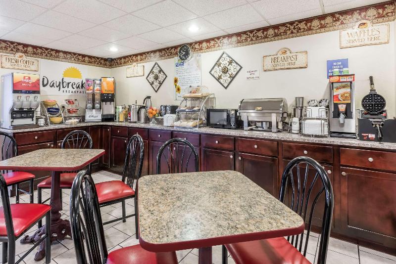 فندق Days Inn & Suites By Wyndham Youngstown / Girard Ohio