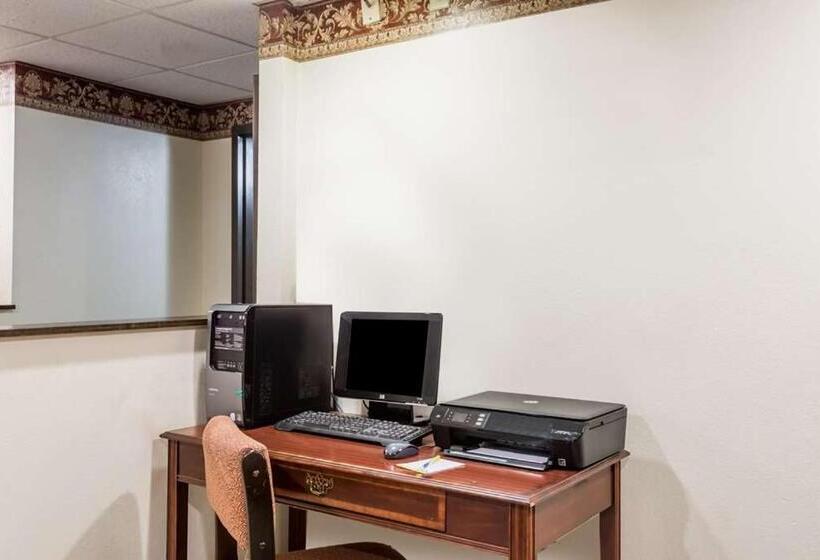 فندق Days Inn & Suites By Wyndham Youngstown / Girard Ohio