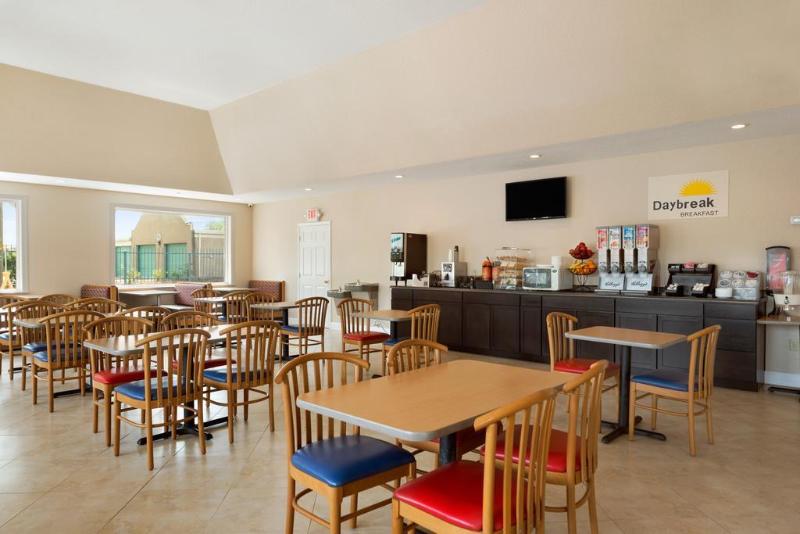 فندق Days Inn Tampa -North of Busch Gardens