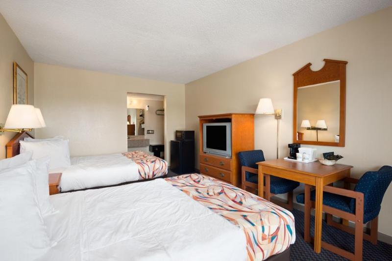 فندق Days Inn Tampa -North of Busch Gardens