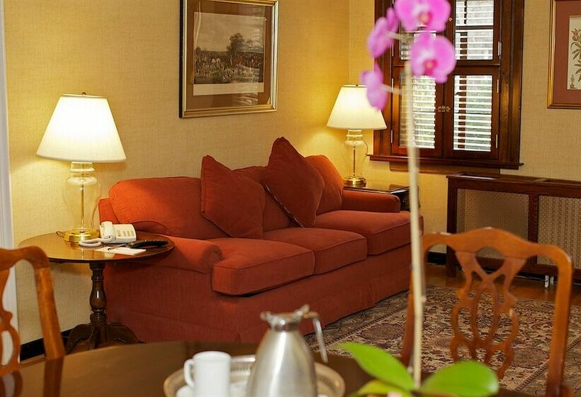 호텔 Deer Path Inn