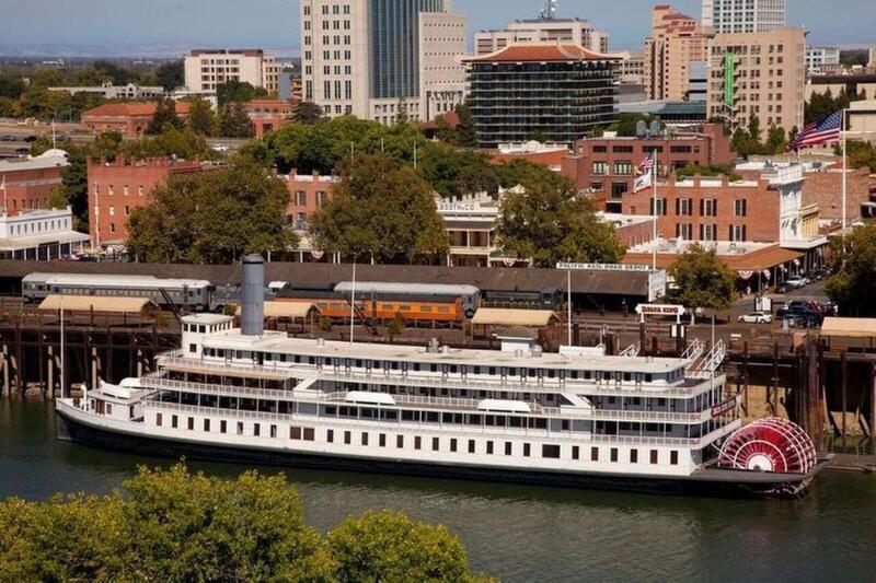 Отель Delta King