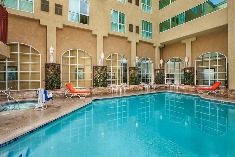 Desert Palms Hotel & Suites Anaheim Resort