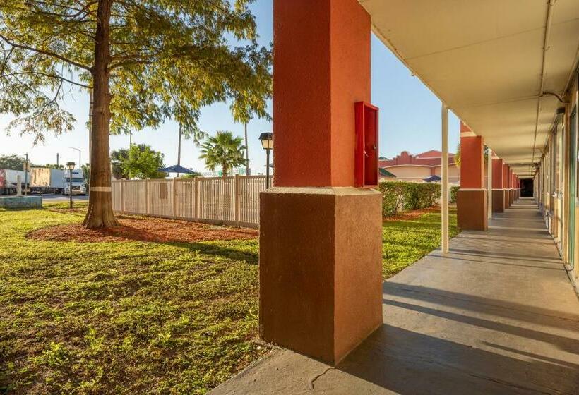 هتل Developer Inn Downtown Orlando, a Baymont by Wyndham