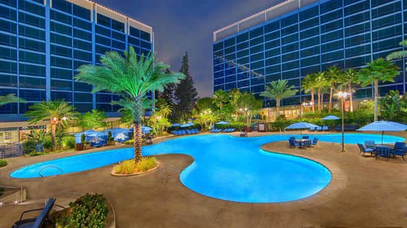 Отель Disneyland