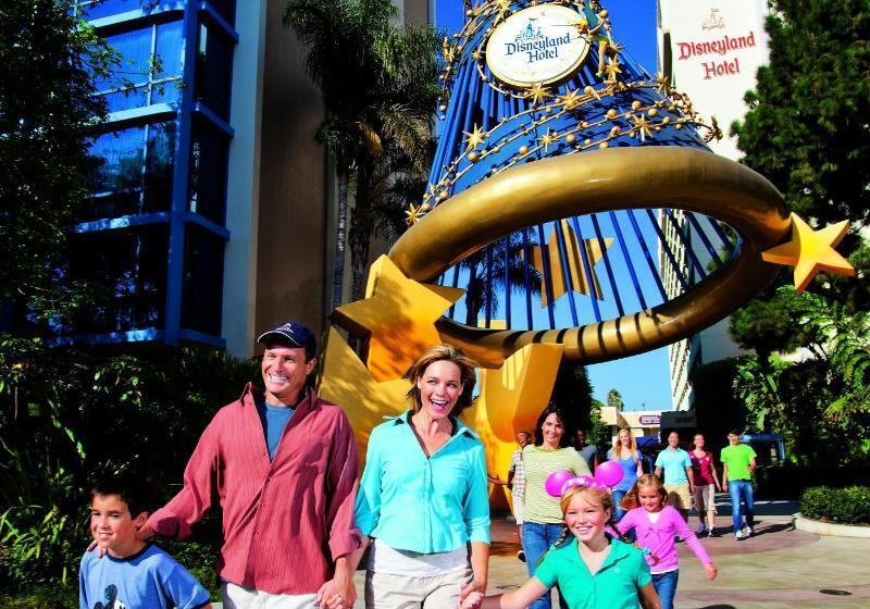 Отель Disneyland