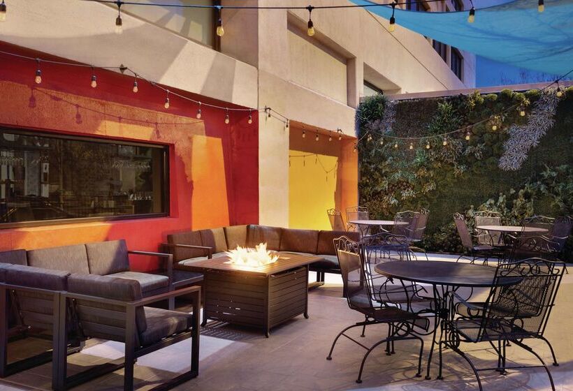 Doubletree By Hilton Hotel Albuquerque