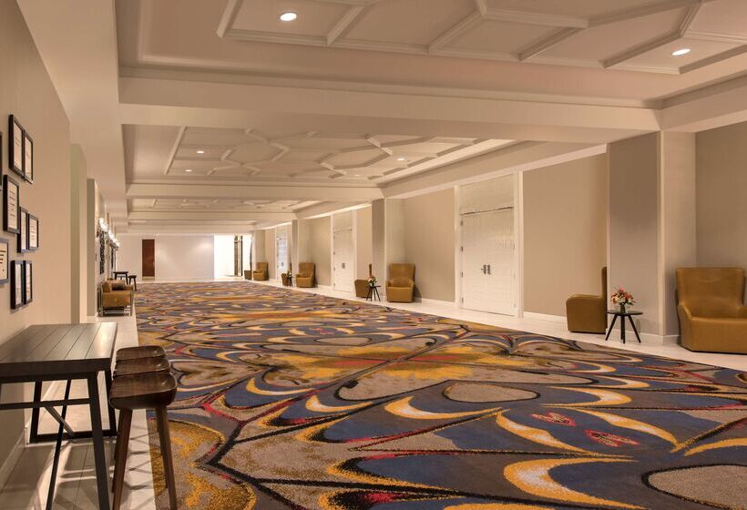 Отель Doubletree By Hilton Austin