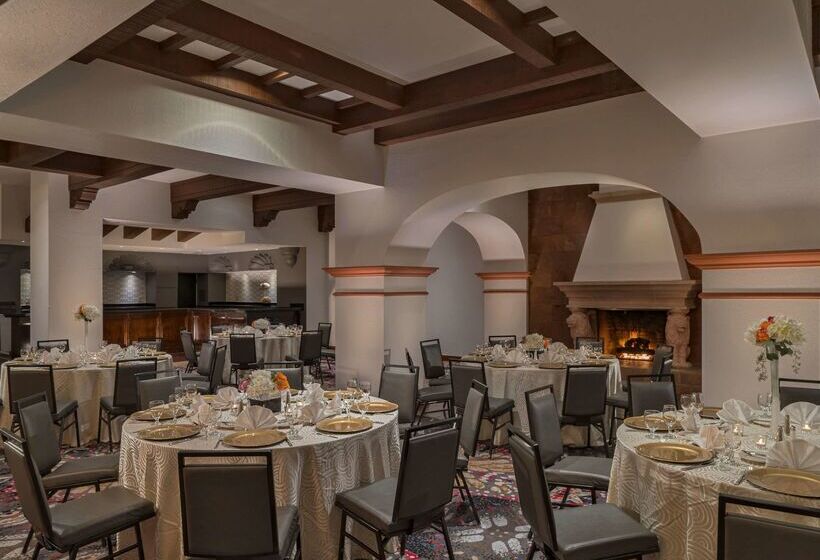 Отель Doubletree By Hilton Austin