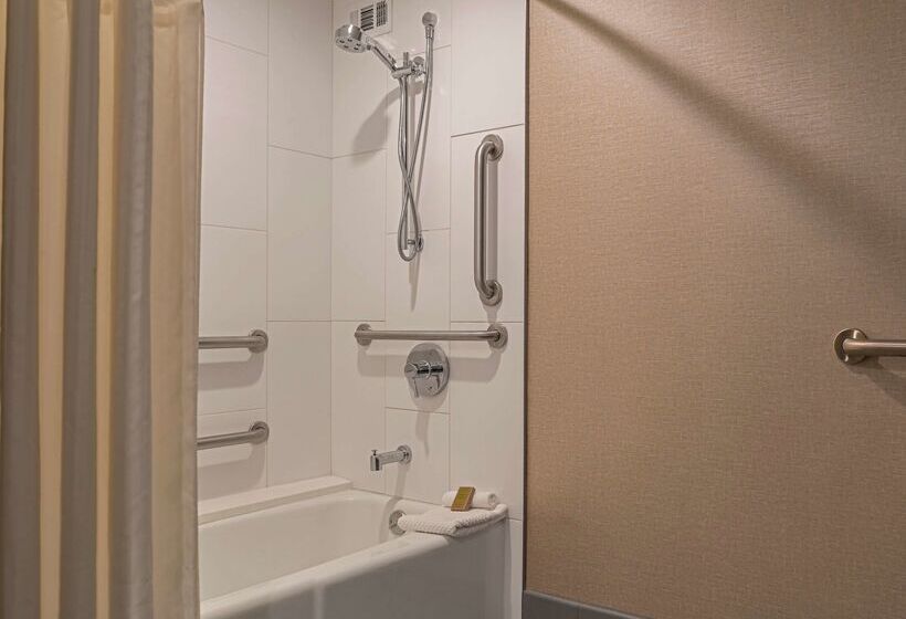 Отель Doubletree By Hilton Austin