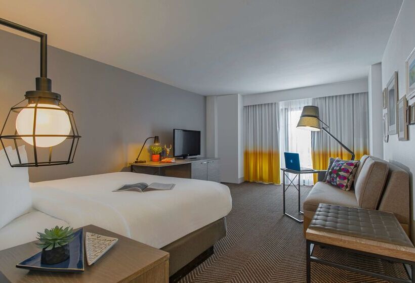 Отель Doubletree By Hilton Austin