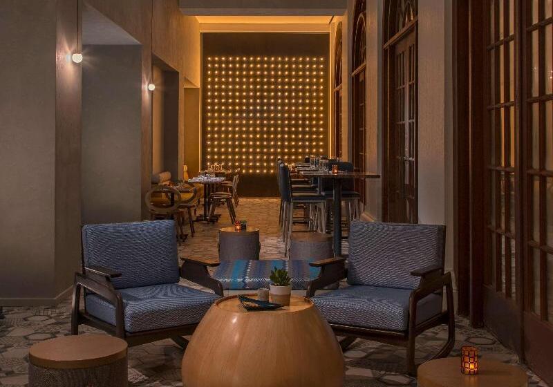 בית מלון כפרי Doubletree By Hilton Austin