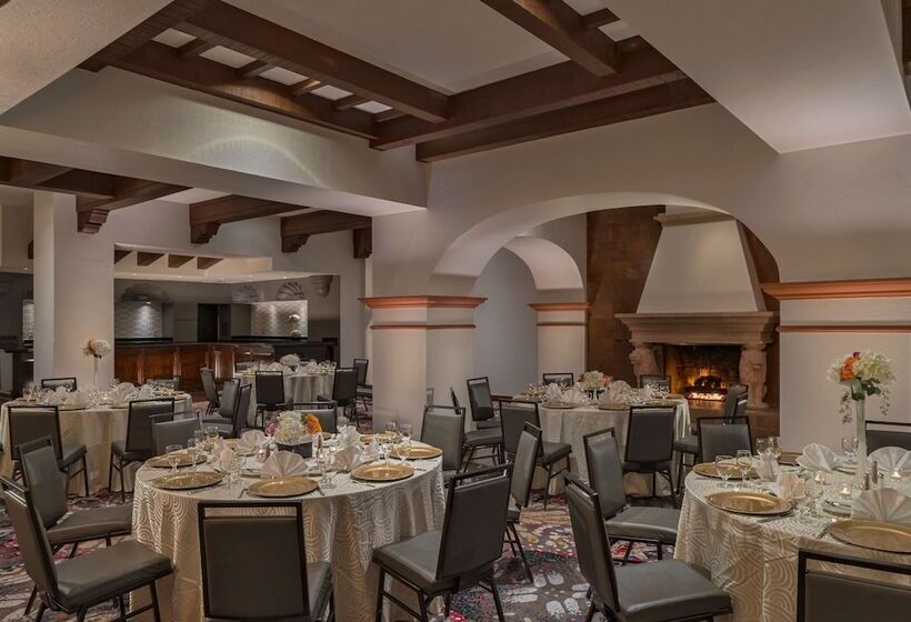 Отель Doubletree By Hilton Austin