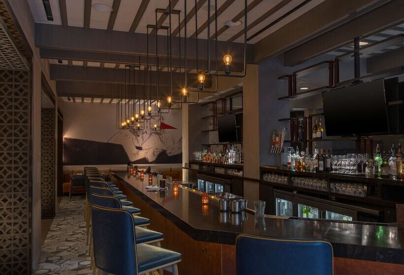 בית מלון כפרי Doubletree By Hilton Austin