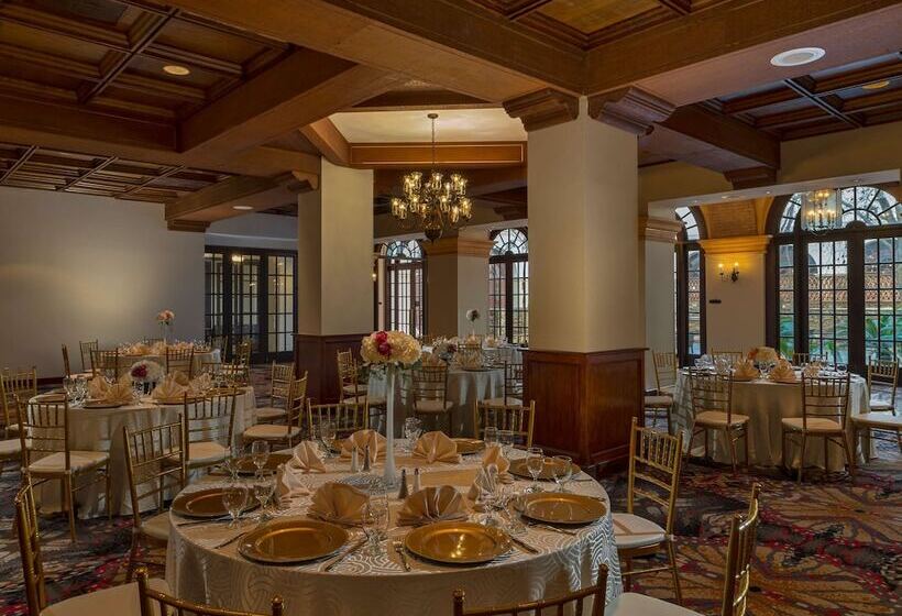 Отель Doubletree By Hilton Austin