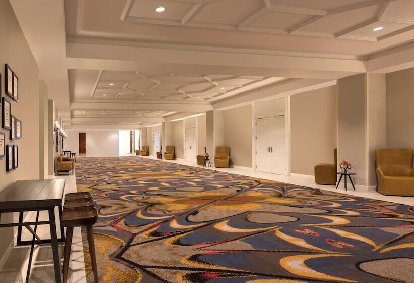 Отель Doubletree By Hilton Austin