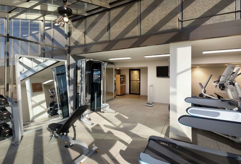 Отель Doubletree By Hilton Dallascampbell Centre