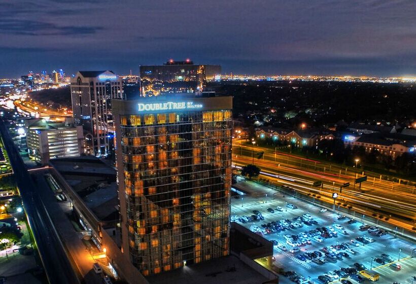 Отель Doubletree By Hilton Dallascampbell Centre