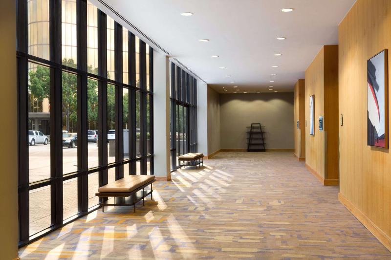 هتل Doubletree By Hilton Dallascampbell Centre