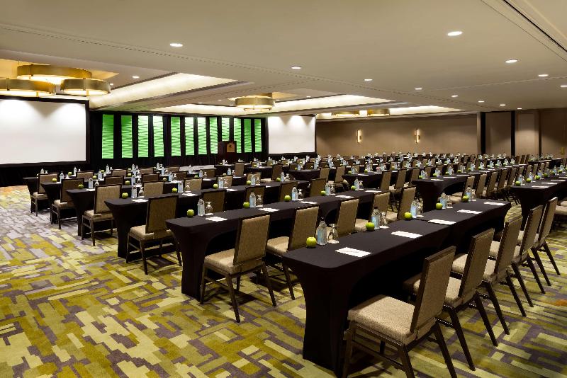 Отель Doubletree By Hilton Dallascampbell Centre