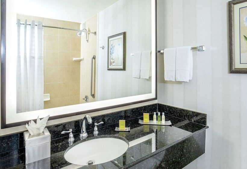 Doubletree By Hilton Hotel Nashville Downtown