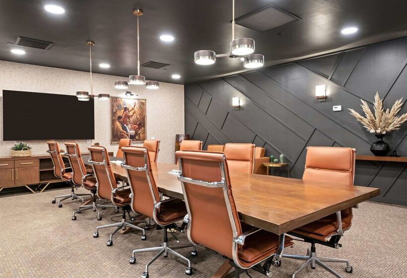 Отель Doubletree By Hilton Tucson  Reid Park