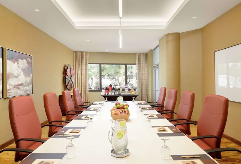 هتل Doubletree Suites By Hilton Phoenix