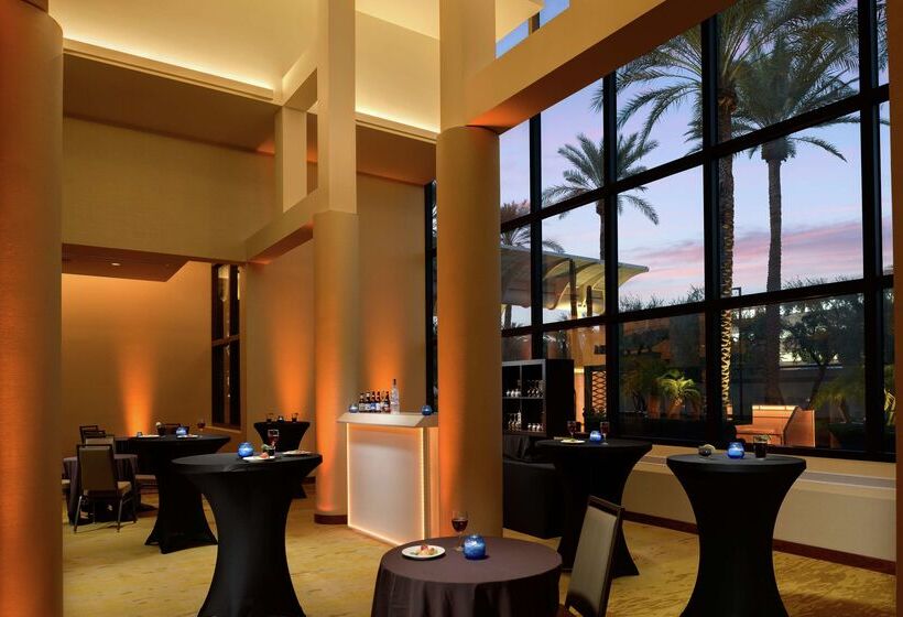 هتل Doubletree Suites By Hilton Phoenix