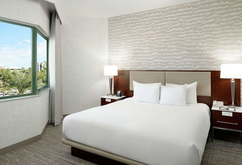 هتل Doubletree Suites By Hilton Phoenix