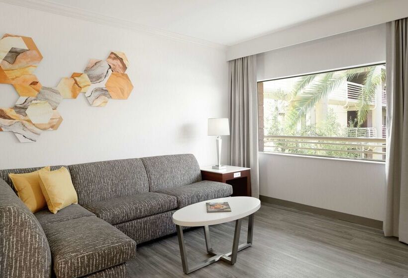 هتل Doubletree Suites By Hilton Phoenix