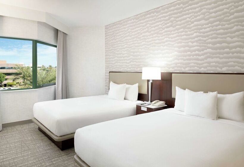 هتل Doubletree Suites By Hilton Phoenix