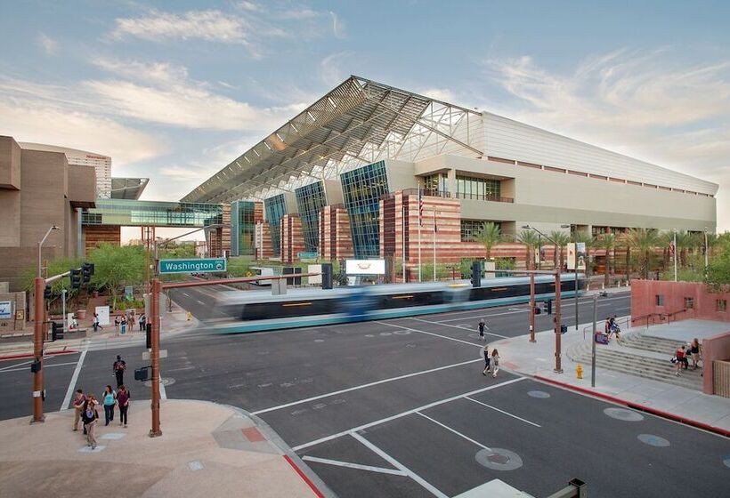 هتل Doubletree Suites By Hilton Phoenix