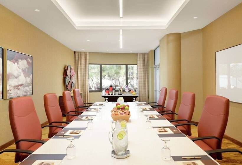 هتل Doubletree Suites By Hilton Phoenix