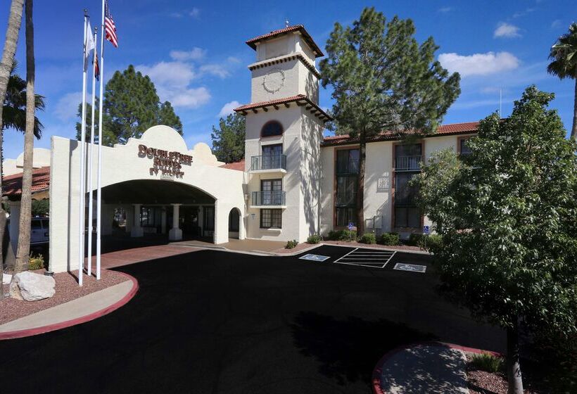 בית מלון כפרי Doubletree Suites By Hilton Tucson Airport