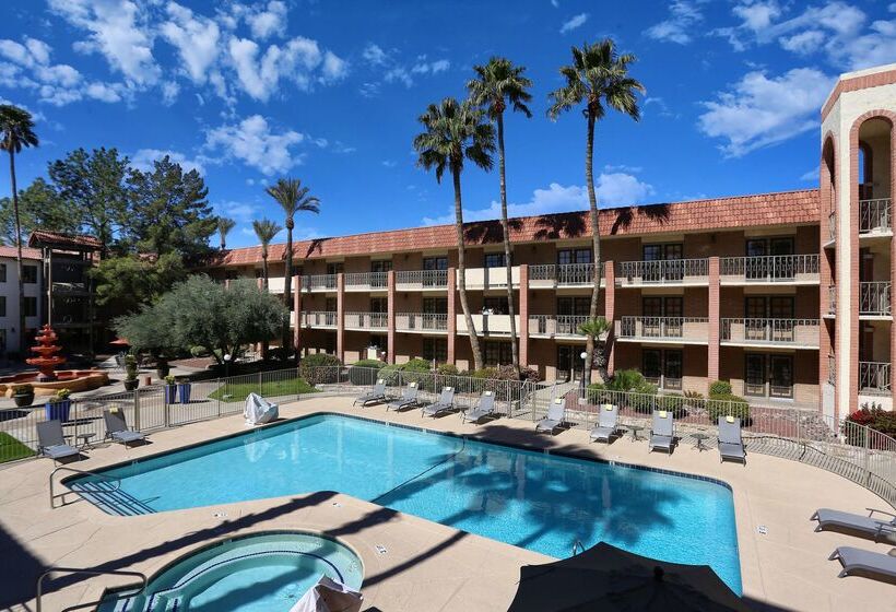 هتل Doubletree Suites By Hilton Tucson Airport