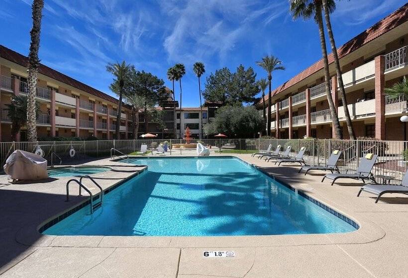 هتل Doubletree Suites By Hilton Tucson Airport